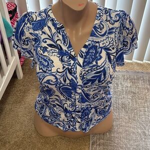 Blue & White Floral V-Neck Short Sleeve Top